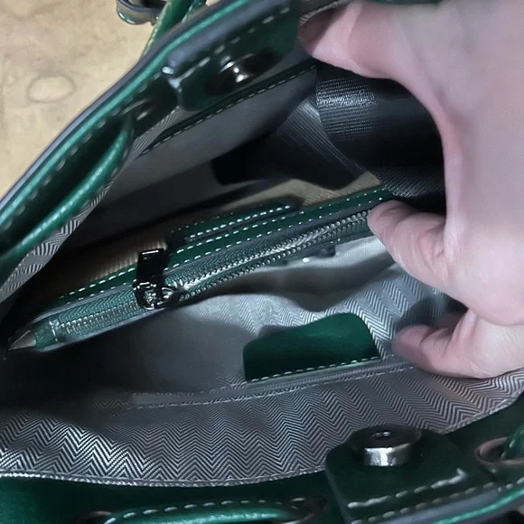 Green and Beige Bucket Bag - Picture 3 of 3